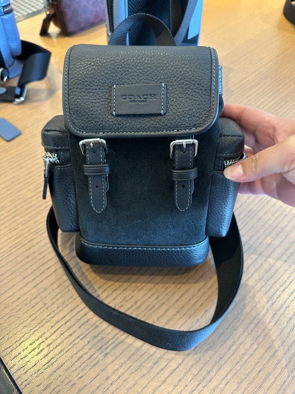 NWT! Coach CCE79 Men's Sprint Sling Pack Small Messager In Black Suede leather - Picture 1 of 11